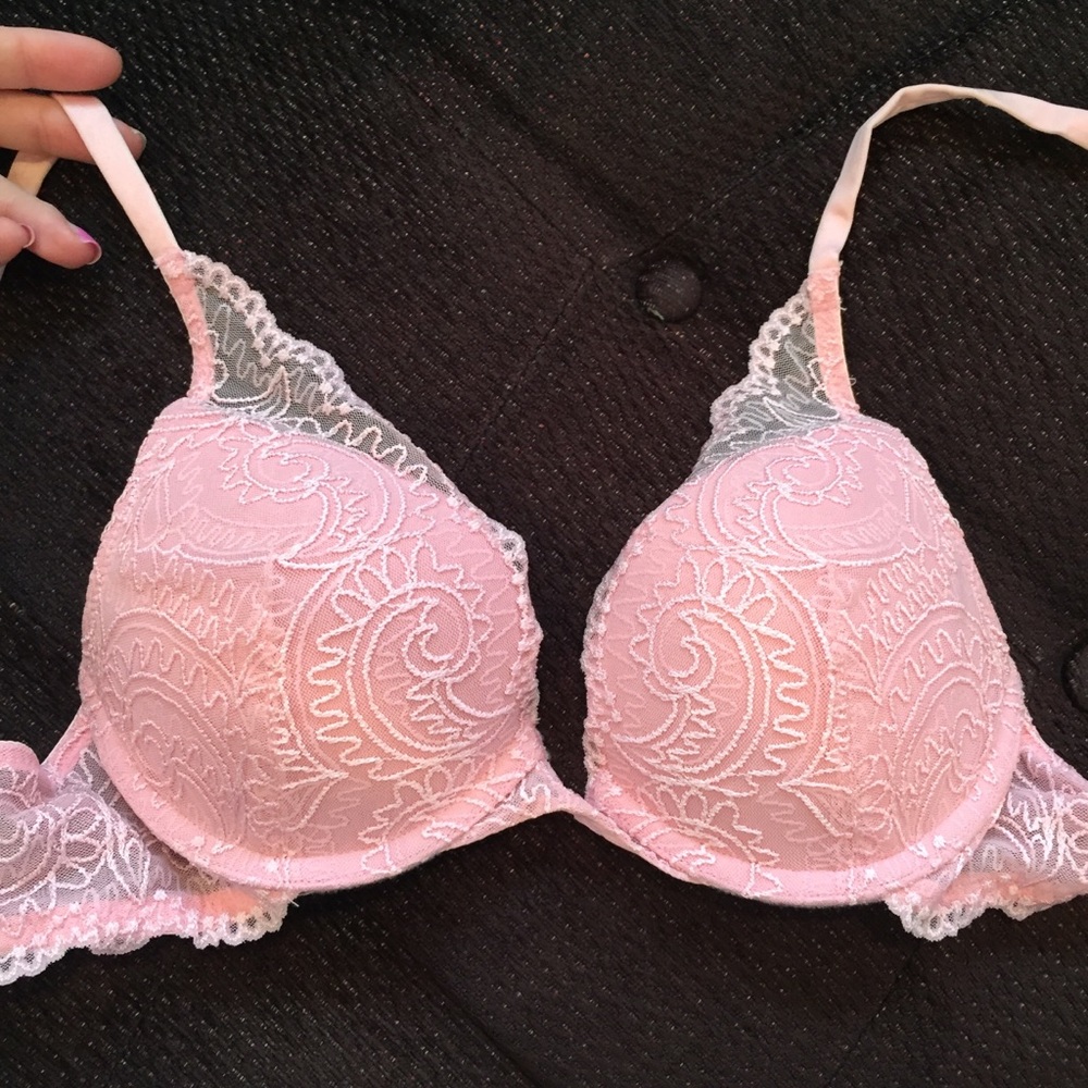 Victoria’s Secret Very Sexy push-up bra -34A